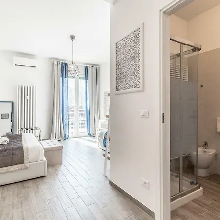 Central City Rooms Executive Suite Bologna Buitenkant foto
